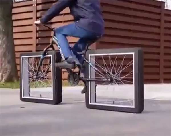 四角い車輪の自転車