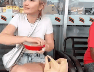 カレー全部飛んでいく